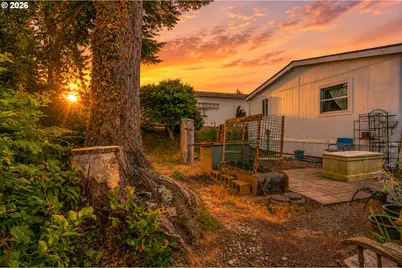 1257 Embarcadero Cir, Coos Bay, OR 97420 - Photo 35