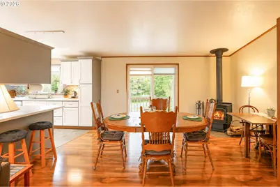 1257 Embarcadero Cir, Coos Bay, OR 97420 - Photo 7