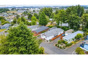 1257 Embarcadero Cir, Coos Bay, OR 97420 - Photo 39