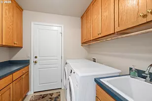 1409 Crestview Dr, Silverton, OR 97381 - Photo 15