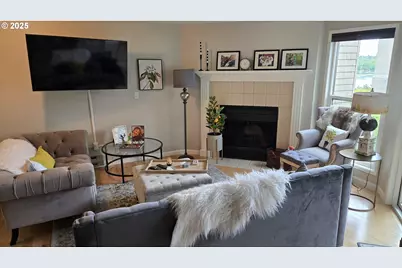 5624 S Riverside Ln, Portland, OR 97239 - Photo 5