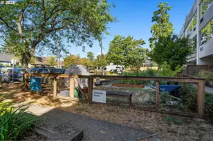 900 NE 81st Ave, Portland, OR 97213 - Photo 25