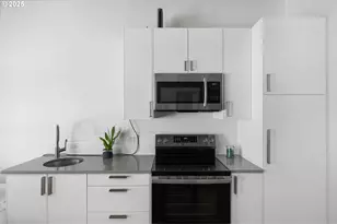 900 NE 81st Ave, Portland, OR 97213 - Photo 7