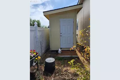 226 Owyhee Ln, Roseburg, OR 97471 - Photo 3