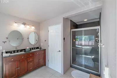 1054 N River Dr, Sweet Home, OR 97386 - Photo 9