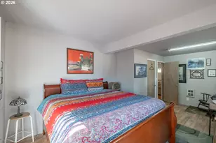 1054 N River Dr, Sweet Home, OR 97386 - Photo 25
