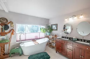 1054 N River Dr, Sweet Home, OR 97386 - Photo 11