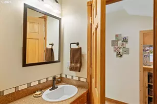565 Shelokum Dr, Silverton, OR 97381 - Photo 17