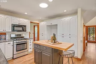 565 Shelokum Dr, Silverton, OR 97381 - Photo 15