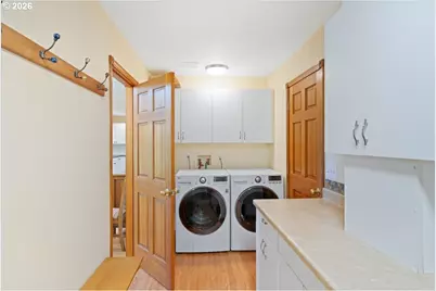 565 Shelokum Dr, Silverton, OR 97381 - Photo 17