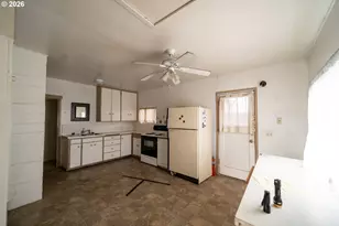 435 N Peach Ave, Stayton, OR 97383 - Photo 5