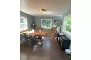 239 D St, Springfield, OR 97477 - Photo 5