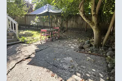 239 D St, Springfield, OR 97477 - Photo 13