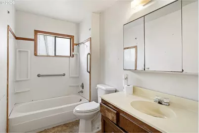 531 NW Harrison St, Canyonville, OR 97417 - Photo 23