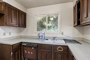 531 NW Harrison St, Canyonville, OR 97417 - Photo 17