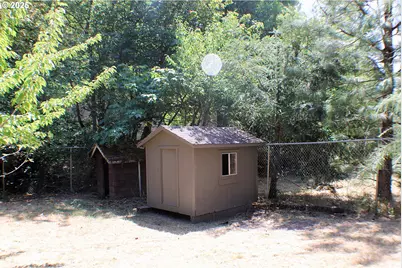 3450 Shoestring Rd, Riddle, OR 97469 - Photo 25