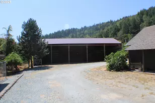 3450 Shoestring Rd, Riddle, OR 97469 - Photo 31