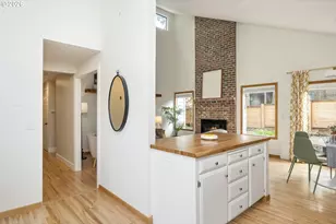 10946 SW 65th Ave, Portland, OR 97219 - Photo 17