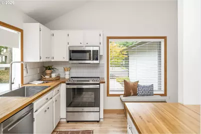 10946 SW 65th Ave, Portland, OR 97219 - Photo 25