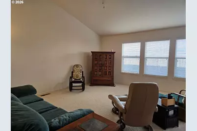 2719 Golfview Ave, Sutherlin, OR 97479 - Photo 5