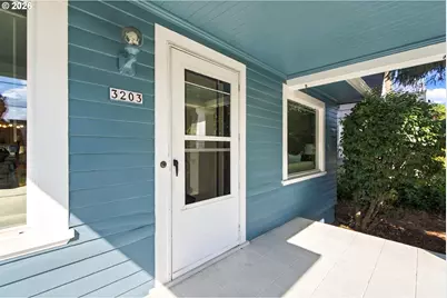 3203 NE Schuyler St, Portland, OR 97212 - Photo 5