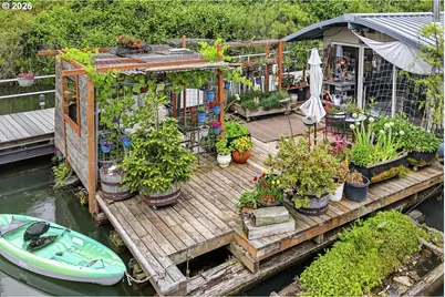 1883 N Jantzen Ave, Portland, OR 97217 - Photo 3