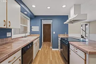 14884 SE Primrose Ave, Milwaukie, OR 97267 - Photo 15