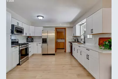 10210 SW Crestwood Ct, Beaverton, OR 97008 - Photo 17