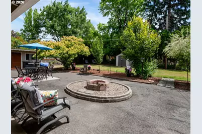 10210 SW Crestwood Ct, Beaverton, OR 97008 - Photo 33