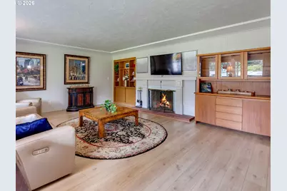 10210 SW Crestwood Ct, Beaverton, OR 97008 - Photo 3