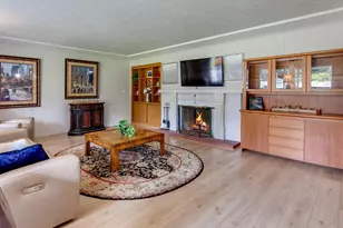 10210 SW Crestwood Ct, Beaverton, OR 97008 - Photo 3