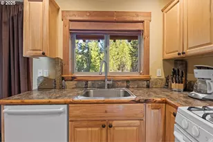 141152 Crescent Moon Dr, Crescent Lake, OR 97733 - Photo 23