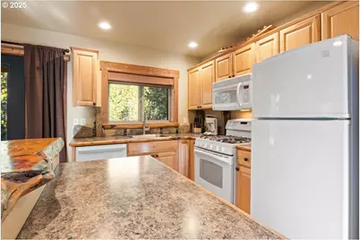 141152 Crescent Moon Dr, Crescent Lake, OR 97733 - Photo 17