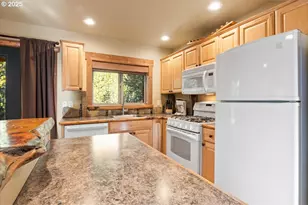 141152 Crescent Moon Dr, Crescent Lake, OR 97733 - Photo 17