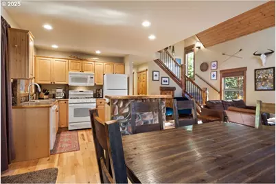 141152 Crescent Moon Dr, Crescent Lake, OR 97733 - Photo 7