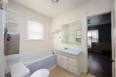 1313 SE Pine St, Roseburg, OR 97470 - Photo 9