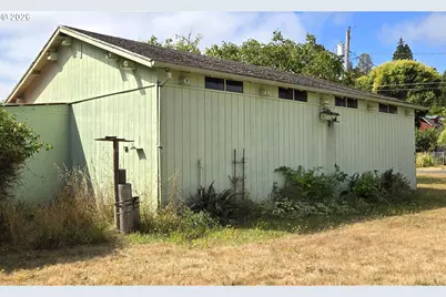 998 1st Ave #11 & 12, Vernonia, OR 97064 - Photo 3