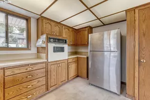 7040 SW 2nd Ave, Portland, OR 97219 - Photo 17