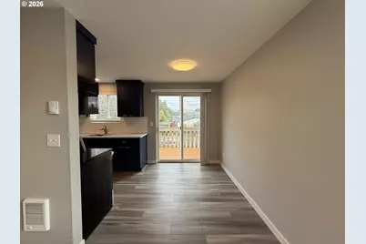 9330 SE Grant St, Portland, OR 97216 - Photo 7