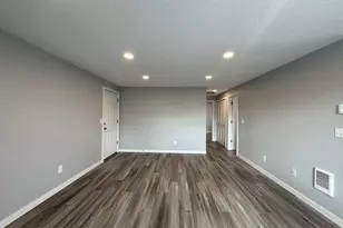 9330 SE Grant St, Portland, OR 97216 - Photo 5