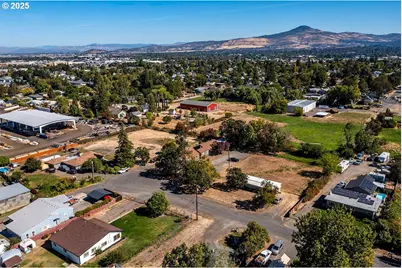 144 166 Reager St, Medford, OR 97501 - Photo 1