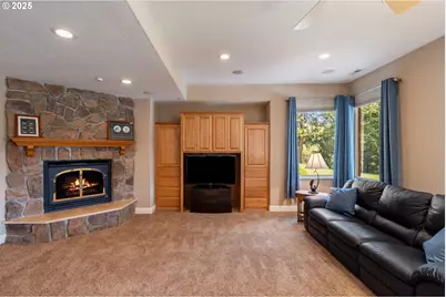 13767 N Bank Rd, Roseburg, OR 97470 - Photo 33