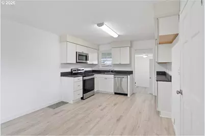 704 16th Ave, Albany, OR 97321 - Photo 11