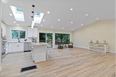 889 Olalla Rd, Toledo, OR 97391 - Photo 5