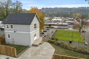 130 W 1st Ave, Estacada, OR 97023 - Photo 9