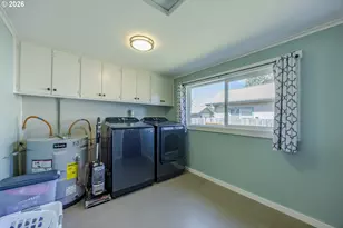 545 S 8th St, Cottage Grove, OR 97424 - Photo 21