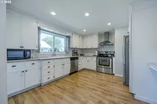 545 S 8th St, Cottage Grove, OR 97424 - Photo 15