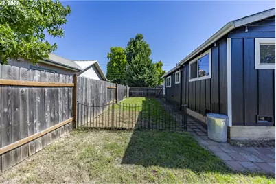 545 S 8th St, Cottage Grove, OR 97424 - Photo 41