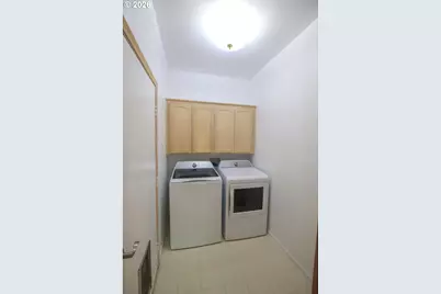 3330 31st St, Florence, OR 97439 - Photo 31