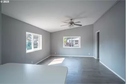 1145 SW Cypress St #12, McMinnville, OR 97128 - Photo 9